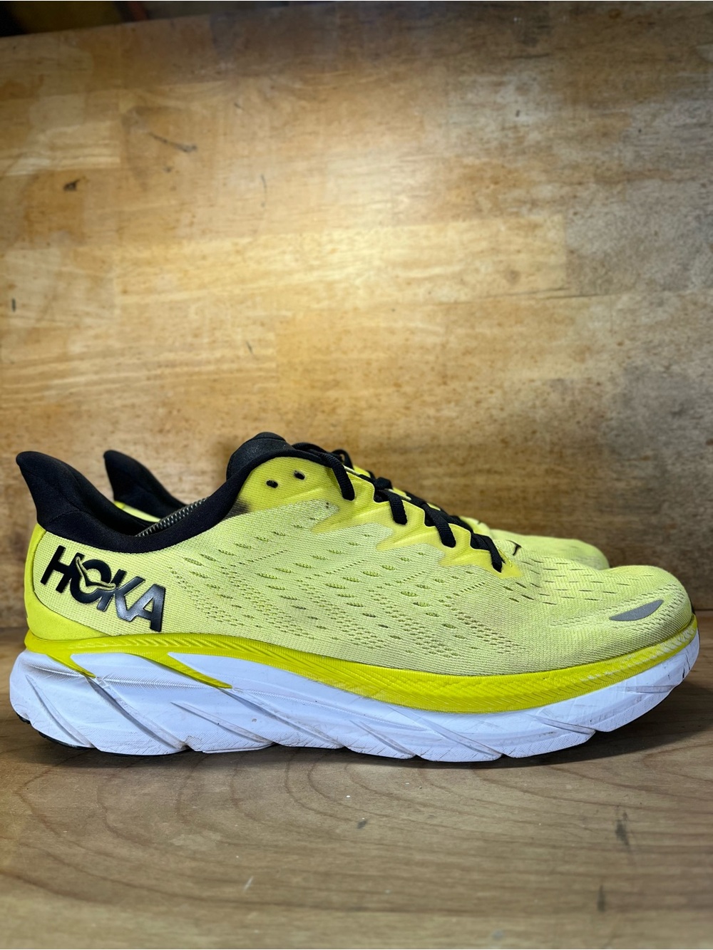 Hoka One One Clifton 8 Mens Size 13 (D) Running Shoes Sneakers Yellow Black